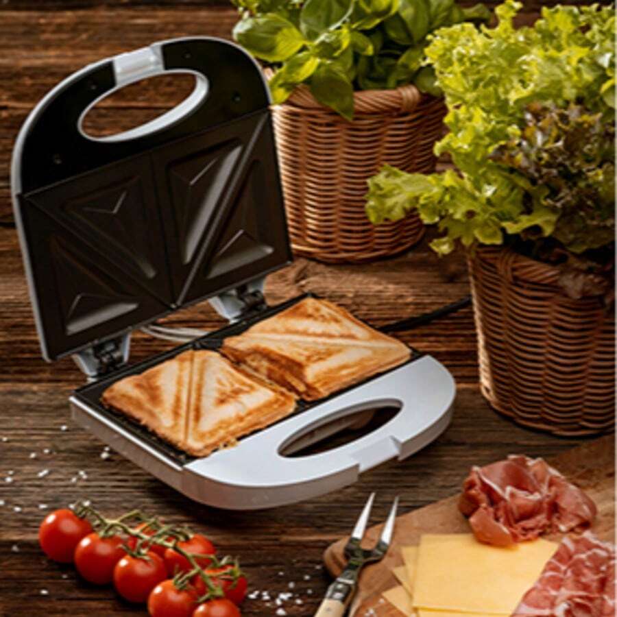 Adler Sandwich Maker, Sandwich Toaster, Panini Press - 750W, Non-Stick Plates, Makes 2 Sandwiches (4 Triangles), Thermostat Control, Vertical Storage - EU E Type Plug(220-240V) - View 1