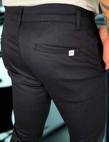 Calça Alfaiataria Sarja Masculina Bom Caimento Homens basicos minimalistas classicos lançamento 2026 fabricante fornecedr - Preto - Visão 3