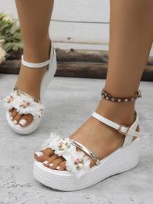 1 Pair Floral Print Beach Buckle Sandals - White - View 3