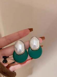 1 Pair Of Fashionable Personalities Exquisite And Elegant Faux Pearl Earrings Suitable For Women's Daily Commuting ﻿ ﻿ - Green - View 6