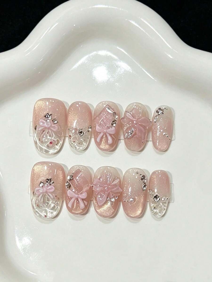 10片短橢圓形手工穿戴甲，粉色調手繪透明乾花設計，適合女孩與女性，適用於節日派對與日常配戴