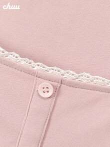 CHUU 女款字母刺繡長袖T恤 秋季蕾絲飾邊拼接修身內搭上衣 - 粉色 - 查看 7