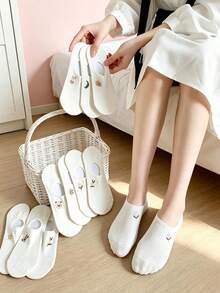 Women Flower & Star Embroidered Breathable Fashion Versatile Invisible Socks For Daily Life - White - View 2