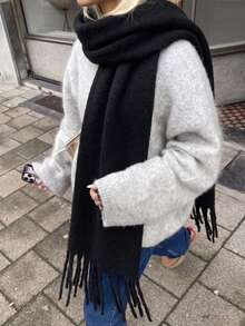 1件女款秋冬新款純色毛絨流蘇圍巾，舒適大尺寸披肩，柔軟保暖加厚，適合戶外旅行，簡約百搭日常穿搭，適用於聖誕節及其他節日 - 黑色 - 查看 3