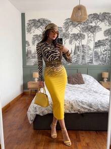 Women's Long-Sleeve, Round-Neck, Slim-Fit Midi Dress Featuring A Gradient Zebra Print-Perfect For Nightclub Parties Or Evening Gatherings (Autumn Coll - Yellow - View 7