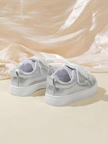 1 Pair Kids Bowknot Hook & Loop Casual Fashion Sneakers, Suitable For All Seasons Campus Daily Wear And Sports - Silver - View 6
