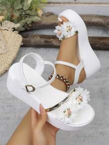 1 Pair Floral Print Beach Buckle Sandals - White - View 2
