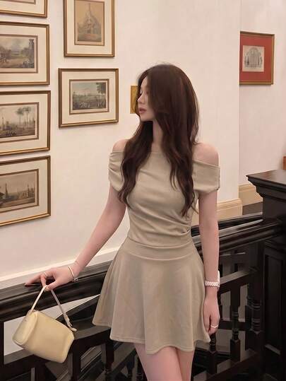 Gaun Prancis Seksi dengan Bahu Asimetris untuk Wanita, Gaun Mini A-Line Elegan dan Pas Badan untuk Musim Panas