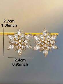 1 Pair Elegant Elegant Full Rhinestone Glass Snowflake Flower Stud Earrings Suitable For Women Holiday Party Gathering - Yellow Gold - View 5