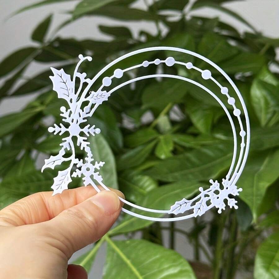 1pc Christmas Snowflake Round Frame Carbon Steel Scrapbooking Metal Cutting Template, For Making Paper Greeting Cards
