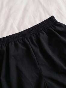 Dreamivo Celana Pendek Keselamatan Wanita Kontras Lace Scallop Plain - Hitam - View 5