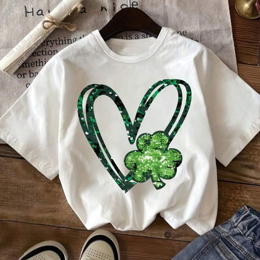 Camiseta Infantil 100% Algodão C\ Estampa Coração e Trevo Verde Brilhante blusinha estilosa para meninas - Branco - Visão 1
