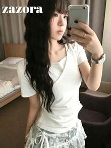 Kaos Lengan Pendek Wanita Gaya Korea Musim Panas dengan Bahu Asimetris, Model 2 in 1, Slimming, Serbaguna, dan Patchwork, Warna Putih Kasual - Putih - View 9
