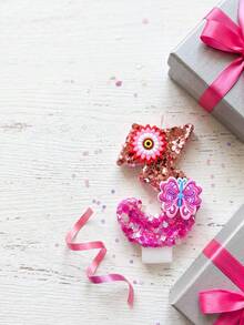 1 Stück farbige Glitzerkerze für Geburtstag, mit roségoldenem Glitzer im oberen Teil und magentafarbenem irisierendem Glitzer im unteren Teil, kombiniert mit kleinen Blumen und lila-rosa Schmetterling aus weichem Gummi. Geeignet für Halloween-Dekoration, Weihnachten - Verschiedenfarbig - Übersicht 2