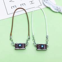 2/10pcs Gantungan Kunci Kamera Mini Vintage Resin Retro untuk Pembuatan Perhiasan DIY Gelang Kalung Anting Gantungan Kunci Tema Perjalanan - Coklat - View 4