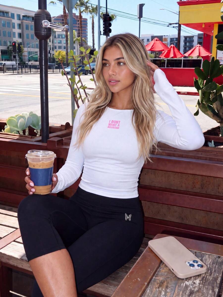 MISSGUIDED TEEN 長袖船領短版上衣,胸前標語印花,修身休閒,適合春夏季夜晚外出與派對穿著 - 白色 - 查看 1