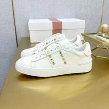 White Leather Sneakers With VL Rivets, Plus-Size Couple's Skating Shoes In Stock, Casual Platform Shoes, Lightweight Color-Block Sneakers - 白色金扣 - 查看 2