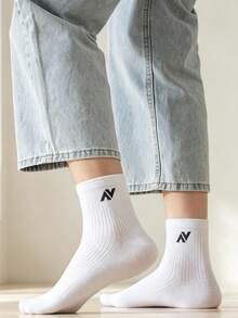 1/5 Pasang Kaos Kaki Katun Pria Warna Polos dengan Tekstur Vertikal Huruf AV, Panjang Setengah Betis, Manset Bergaris, Ramah Kulit, Bernapas, Anti Selip, Tahan Lama, Kaos Kaki Panjang Serbaguna untuk Olahraga, Jalanan, Kasual, Lari, Perjalanan, Pemakaian Sehari-hari, Aneka Warna - MultiWarna - View 4