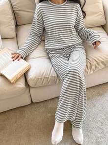 DAZY 2pcs Women's Solid Color Minimalist Striped Pajama Set, With Pockets, Drawstring Pants And Contrast Color Round Neck Top - Grey - View 5