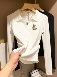 女款格紋小熊裝飾 Polo 領長袖 T 恤，收腰抓皺短版修身通勤百搭內搭上衣 - 白色 - 查看 4