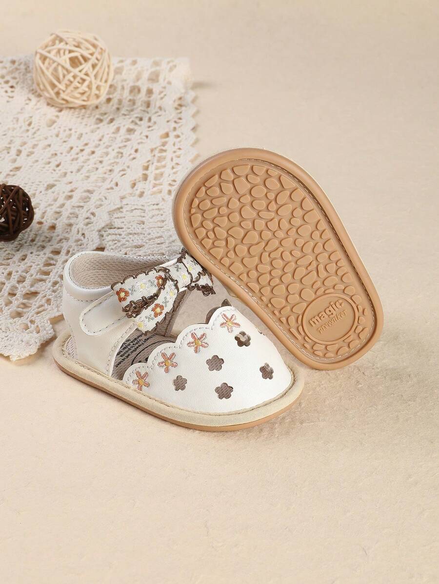 Summer New Infant Girl Floral Bow Hollow Out Sandals Comfortable Non-Slip Babyshoes 3-6-9 Months - White - View 1