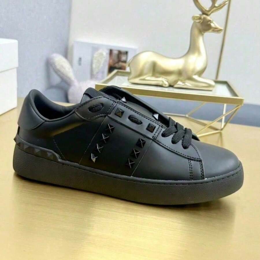 White Leather Sneakers With VL Rivets, Plus-Size Couple's Skating Shoes In Stock, Casual Platform Shoes, Lightweight Color-Block Sneakers - 全黑 - 查看 1