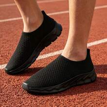 Men's All-Season Low-Top Mesh Sports Shoes, Outdoor Casual Comfortable Breathable Slip-On Sneakers, Versatile Style - Black - View 4