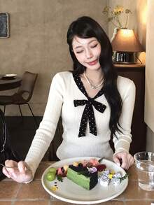 甜美可愛 V 領波點領結蝴蝶結針織毛衣 女款 秋冬修身優雅美觀套頭上衣 - 白淺杏 - 查看 2