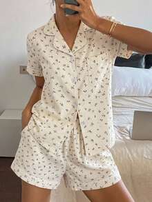 DAZY 2pcs/Set Women's Comfortable Ditsy Floral Short Sleeve Collared Top And Bow Shorts Pajama Set, Spring/Summer - Apricot - View 2