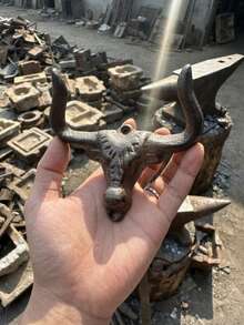 1pc Cast Iron Bull Head Wall Hook, 4.92 Inch Handmade Heavy Duty Rustic Western Style Hook, Bronze Finish, Suitable For Coats, Keys, Leashes, Towels, Hats, Bags, Vintage Barn Farmhouse Year-Round Decor, Indoor/Outdoor Living Room, Bedroom, Kitchen, Housewarming Gift - Rust - View 8