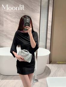 1件歐美時尚金屬裝飾迷你手拿包，高端亮面金屬條手提女款包，優雅奢華水鑽晚宴包，適合正式禮服，設計款PU皮革派對包/浪漫婚禮手拿包/舞會包/雞尾酒包，適用於學校舞會，附金屬鏈條 - 銀色 - 查看 10
