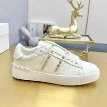 White Leather Sneakers With VL Rivets, Plus-Size Couple's Skating Shoes In Stock, Casual Platform Shoes, Lightweight Color-Block Sneakers - 白色金扣 - 查看 1