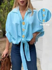 ملابس علوية Solstice Apparel زرقاء فاتحة بياقة وأكمام منتفخة فضفاضة، توب قصير بحافة مربوطة وأزرار معدنية فريدة للصيف - الأزرق - مشاهدة 1