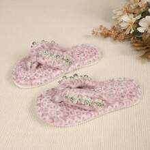 Pink Leopard Print Fuzzy Flip Flops For Women With Pearl And Rhinestone Decor, Comfortable Flat Fur Slippers For Indoor And Outdoor Wear - Pink - View 8