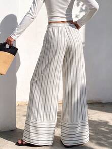 Celana Panjang Wanita Motif Garis-garis Musim Gugur, Celana Panjang Longgar Berlipit Pinggang Tinggi dengan Kantong Samping - Hitam dan Putih - View 2