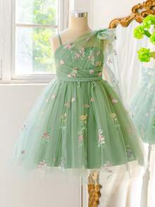 Tween Girls Asymmetrical Neckline Embroidered Floral Green Mesh Outdoor Wedding Flower Girl Dress Suitable For Prom Graduation Season, Fabric Floral Pattern Randomly Cut, Headband Not Included - Green - View 3