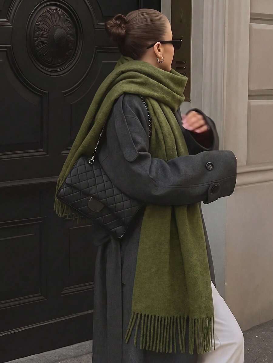 1pc Women's Minimalist Solid Color Cashmere Scarf, Casual Versatile Tassel Warm Shawl, Fashionable Cold-Proof Outerwear, Suitable For Daily Wear