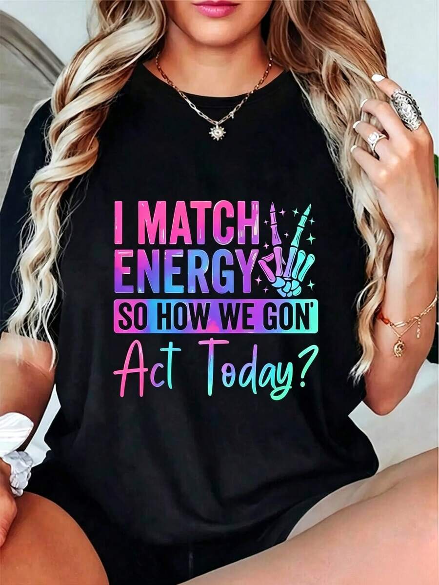 Camiseta de gran tamaño para mujer con estampado gráfico que dice: <<Tengo mucha energía, ¿cómo vamos a comportarnos hoy?», de color negro con letras de colores y símbolos de paz, una prenda - Negro 4 - Ver 1