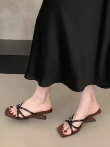 法式小眾設計女款包頭一腳蹬涼鞋，2026夏季新款，輕奢粗跟，優雅百搭戶外涼鞋 - 黑色 - 查看 1