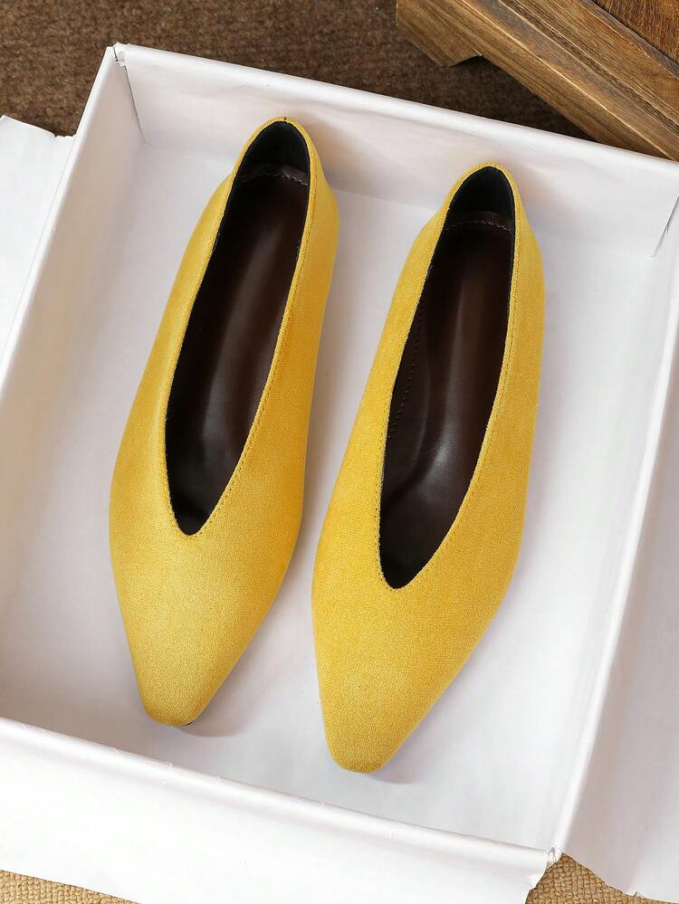 Women's Flat Loafers Low Vamp 2026 Spring/Summer New Versatile Outdoor Wear Professional Office Work Shoes Soft Sole Anti-Slip Wear-Resistant British Style Loafers Plus Size Women's Shoes 41-43 - Yellow - View 2