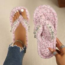 Pink Leopard Print Fuzzy Flip Flops For Women With Pearl And Rhinestone Decor, Comfortable Flat Fur Slippers For Indoor And Outdoor Wear - Pink - View 3