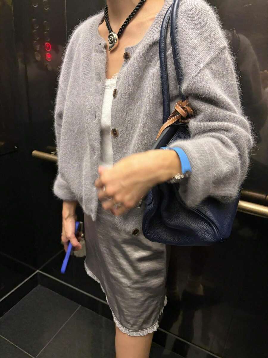Women's Plush Knit Cardigan, Button-Up, Soft Long Sleeve Sweater, Comfortable And Versatile, Suitable For Winter And Autumn Daily Wear - Grey - View 1