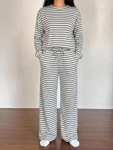 DAZY 2pcs Women's Solid Color Minimalist Striped Pajama Set, With Pockets, Drawstring Pants And Contrast Color Round Neck Top - Grey - View 3