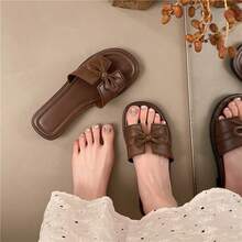 Vintage Dark Brown Bow Square Toe One-Strap Women's PVC Flat Slides, Waterproof Non-Slip Casual Slippers For Home And Outdoor Wear[Runs Small, Recommend Buying One Size Up For Better Fit] - Brown - View 3
