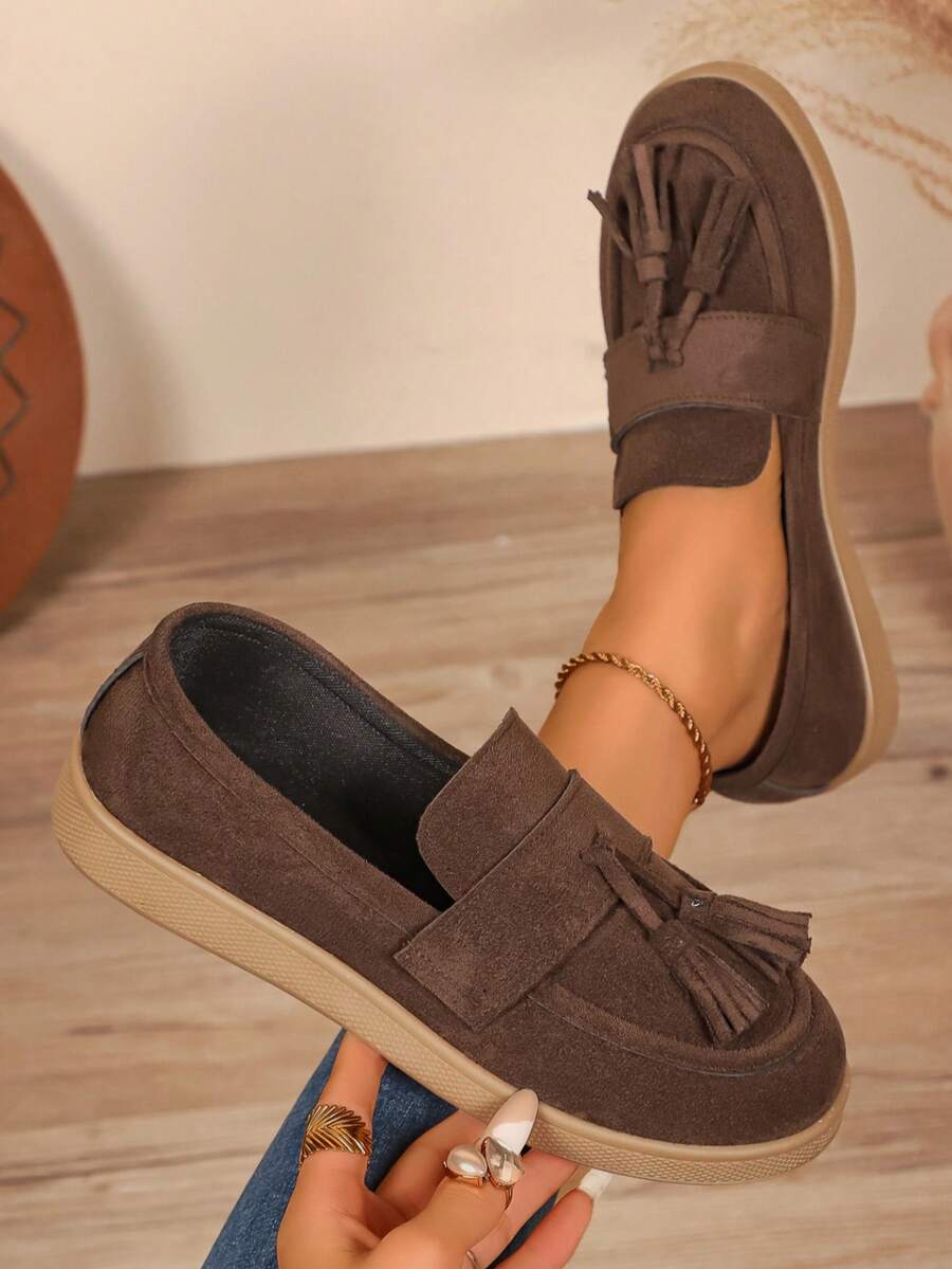 Women's British Style Vintage Dark Brown Suede Loafers, Flat Lightweight Slip-On Casual Moccasins, Soft Sole Versatile Commuter Shoes For Autumn/Winter - Brown - View 1