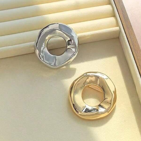 1pc New Minimalist Metal Brooch, Light Luxury Niche Design Asymmetrical Circular Brooch