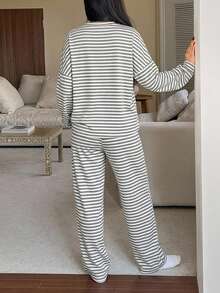 DAZY 2pcs Women's Solid Color Minimalist Striped Pajama Set, With Pockets, Drawstring Pants And Contrast Color Round Neck Top - Grey - View 2