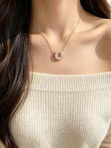Shescity 1pc Gold Horseshoe Pendant Necklace, Niche Design, Exquisite High-End Collarbone Chain Necklace - Gold - View 1