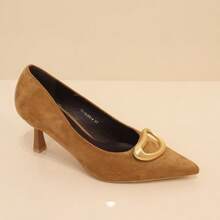 angelica Zapato De Tacón Medio Para Mujer Con Punta Fina, Efecto Ante Y Adorno Metálico Elegante  Preppy    Metal    Oficina - Camel - View 1