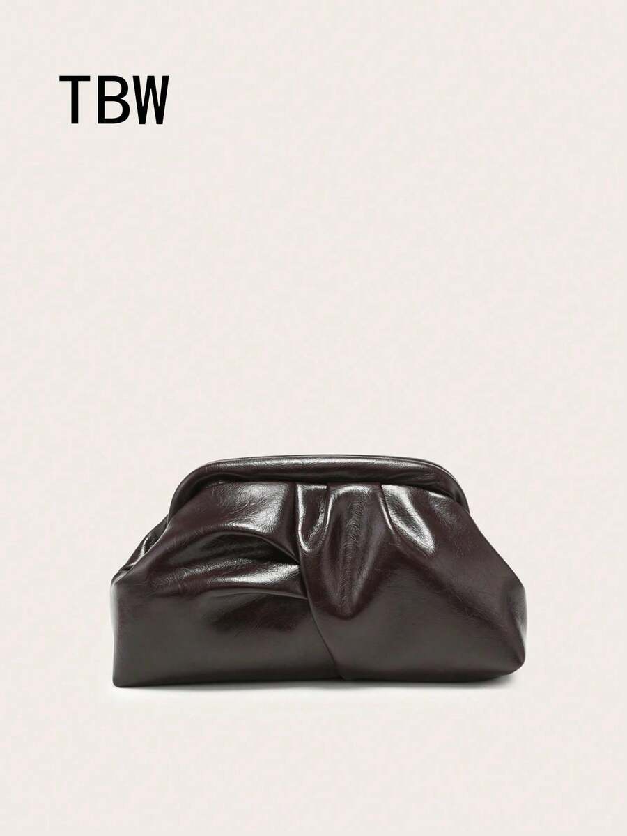 This Lady Is Holding A Pleated Cloud Design Bifold Wallet, Versatile In Use, Large Capacity, Fashionable And Minimalist, Suitable For Shopping And Going Out. - Coffee - View 1